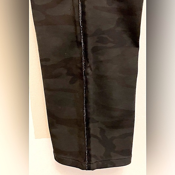 LEVEL 99 Size 26, straight boot cut, dark camouflage  w/gold pinstripe down side - Picture 3 of 9